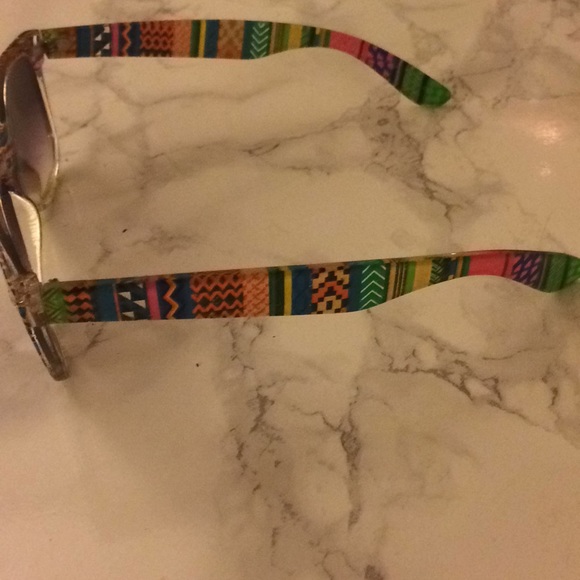 Colorful tribal sunglasses - Picture 2 of 2
